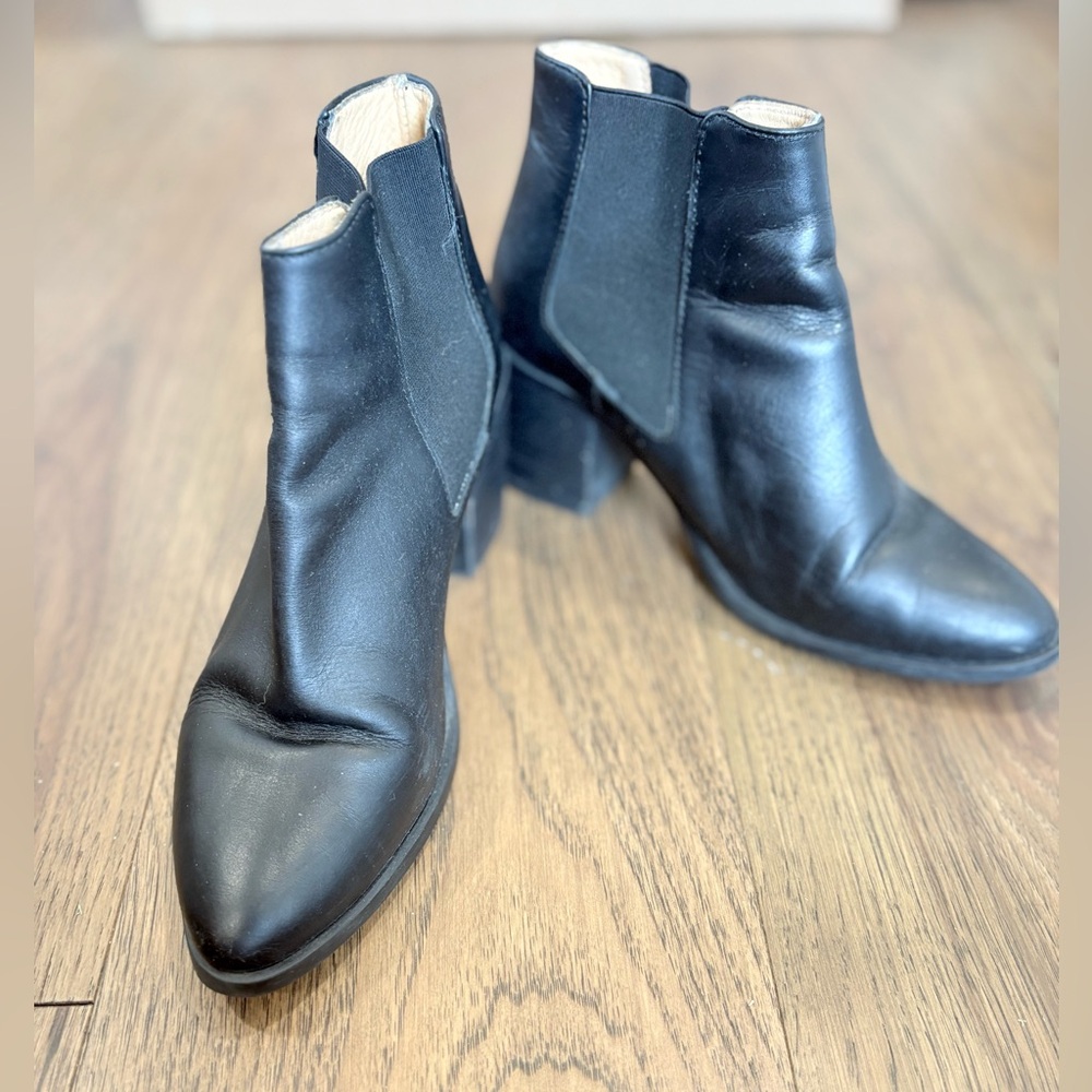 Nisolo - Heeled Chelsea Boots (Black Leather)